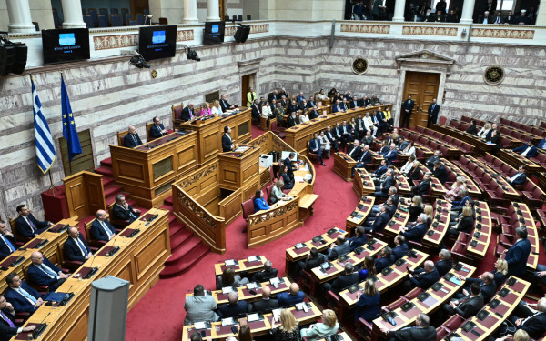 Κατατέθηκε στη Βουλή η πρόταση της Nέας Δημοκρατίας για τη συνταγματική αναθεώρηση