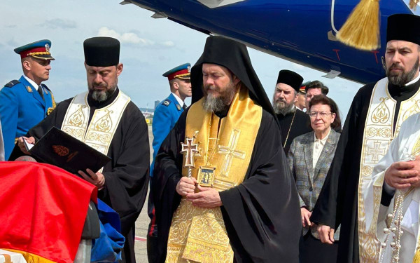 Ιστορική στιγμή στο Βελιγράδι: Υποδοχή κειμηλίων από τη Μονή Χιλανδαρίου για τα 850 χρόνια του Αγίου Σάββα