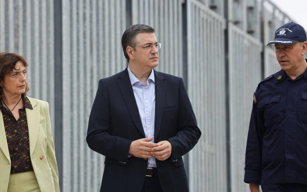 Απ. Τζιτζικώστας: Παρέδωσε επιταγή 277 εκατ. ευρώ για την έναρξη των σιδηροδρομικών-οδικών έργων Αλεξανδρούπολης-Πυθίου