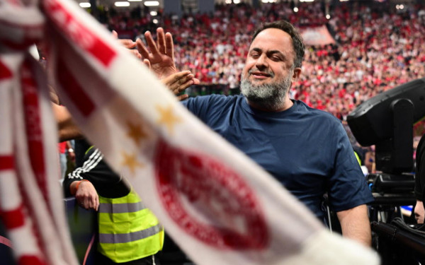 Μπάσκετ: Ένταση μεταξύ Μαρινάκη και Δημητριάδη πριν από τον τελικό Ολυμπιακός - Ρεάλ