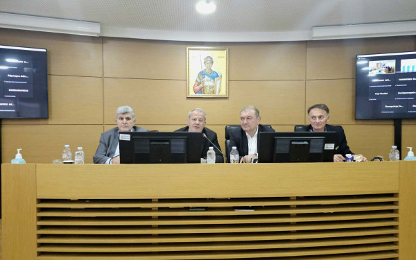 Οργή δημάρχων για διάταξη που τους «φορτώνει» νέα βάρη εκατομμυρίων για ζημιές σε μισθωμένα κτίρια