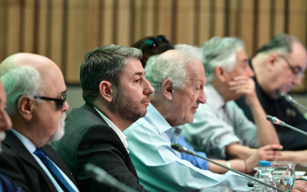ΠΑΣΟΚ: Τα νέα μέλη της Επιτροπής Διεύρυνσης και Συμπαράταξης - Περιλαμβάνονται τρεις πρώην βουλευτές