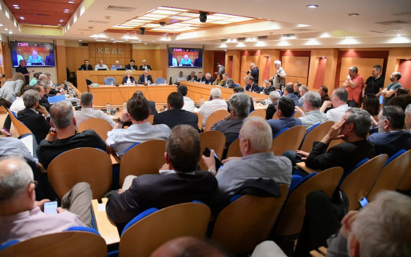 Νέος Κώδικας Αυτοδιοίκησης: Οι 10 +1 αλλαγές που «κλείδωσαν» με την υπογραφή των δημάρχων