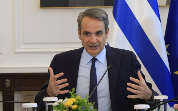 Μητσοτάκης: Επιδότηση στα καύσιμα και τον Ιούνιο και 150 ευρώ ανά παιδί - «Πολιτική βαβέλ» τα νέα κόμματα