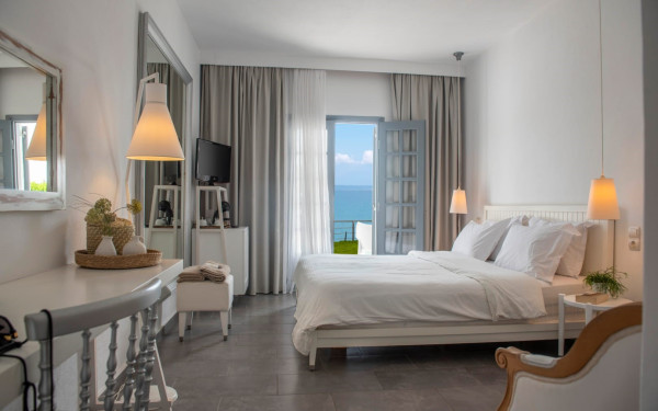 White Suites Resort: Ένα πολυτελές adults only καταφύγιο ηρεμίας στην καρδιά της Αφύτου
