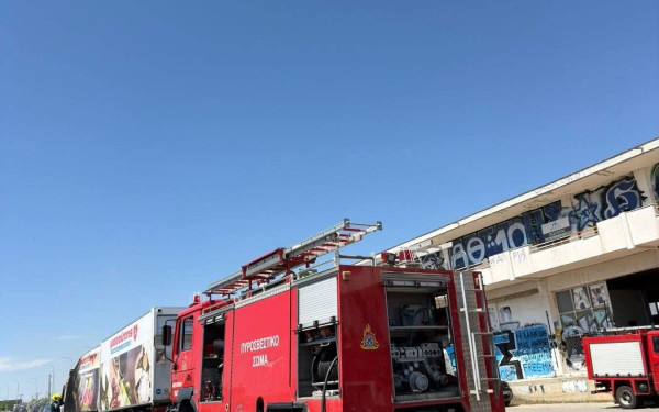 Θεσσαλονίκη: Φωτιά σε φορτηγό σε Μουδανιών - Δείτε βίντεο