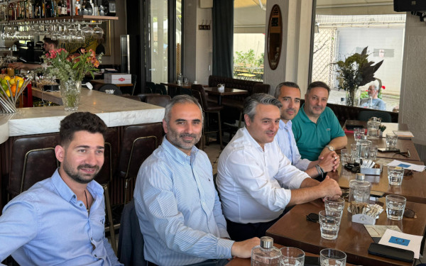 Οργανωτική δομή και (προσωρινά) όργανα αποκτά η Ελληνική Αριστερή Συμπαράταξη του Αλέξη Τσίπρα- Πάνω από 30.000 τα μέλη του νέου κόμματος