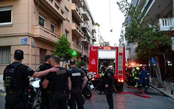 Αθήνα: Τέθηκε υπό έλεγχο η πυρκαγιά σε διαμέρισμα στον Κορυδαλλό