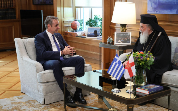 «Επιθυμία Τραμπ να επισκεφτεί την Ελλάδα», μετέφερε ο Πατριάρχης Ιεροσολύμων στον Κυρ. Μητσοτάκη