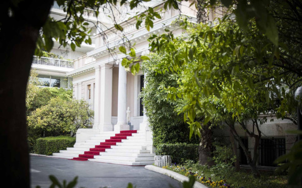 Γιατί ο… πολύ μίνι ανασχηματισμός