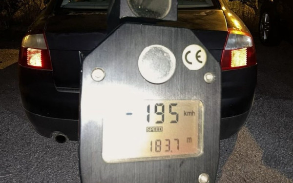 Θεσσαλονίκη: Με 195 χλμ/ώρα στην Ε.Ο. Θεσσαλονίκης-Μουδανιών -19χρονος μετέτρεψε την εθνική σε «πίστα» και συνελήφθη από την Τροχαία