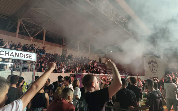 Πάρτι των οπαδών της ΑΕΛ μετά τη συναυλία του ΛΕΞ στη Λάρισα - Δείτε βίντεο
