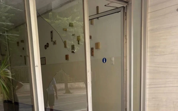 Σοβαρό περιστατικό βίας στο Αγρίνιο: Άγρια επίθεση σε γυναίκα από τον σύντροφό της, χτύπησε το κεφάλι της σε τζάμι