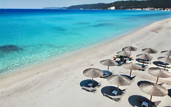 Akropolis Beach Bar: Εκεί που η θάλασσα συναντά τις αυθεντικές γεύσεις