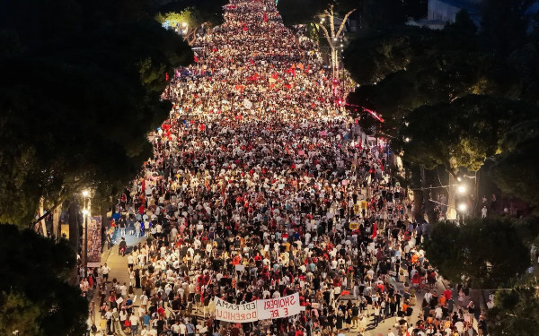 Αλβανία: Διώξεις σε βάρος 27 διαδηλωτών για τις κινητοποιήσεις κατά της επένδυσης Κούσνερ - Ιβάνκα Τραμπ (βίντεο)