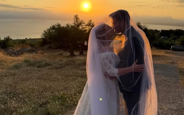 Η συγκίνηση της Βίκυς Σταυροπούλου για τον γάμο της Δανάης Μπάρκα: «Το πολυτιμότερο πλάσμα της ζωής μου έζησε την πολυτιμότερη στιγμή της ζωής του»