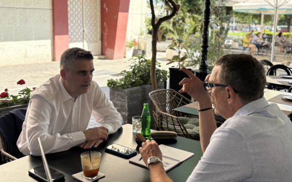 Πρωινός καφές με τον υπουργό Υποδομών και Μεταφορών Χρίστο Δήμα (βίντεο)