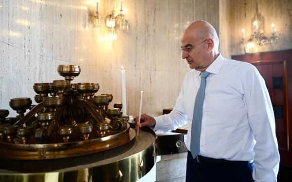 Τον Ελληνορθόδοξο Καθεδρικό Ιερό Ναό της Αγίας Σοφίας στο Λος Άντζελες επισκέφθηκε ο Ν. Δένδιας