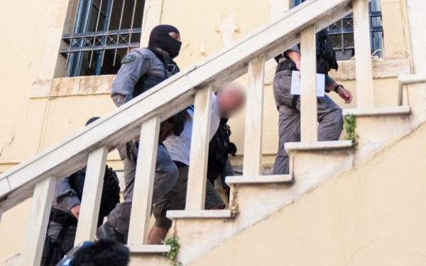 Χανιά: Στα δικαστήρια με αλεξίσφαιρο ο 43χρονος για τη δολοφονία της Σταυρούλας Λεβεντάκη