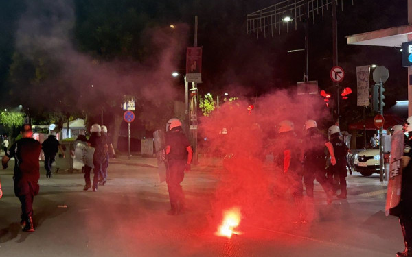Λάρισα: Επεισόδια από οπαδούς της ΑΕΛ - Πήγαν στα σπίτια των ιδιοκτητών της ΠΑΕ, αδερφών Νταβέλη