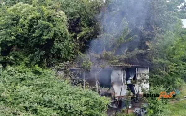 Κόνιτσα: Εντοπίστηκαν τέσσερις απανθρακωμένοι σοροί έπειτα από φωτιά κοντέινερ