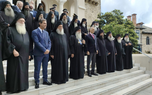 Άγιον Όρος: Νέος Πρωτεπιστάτης ο Βατοπαιδινός Γέρων Γεώργιος - Παρουσία Γκιουλέκα η εγκαθίδρυση της νέας Επιστασίας