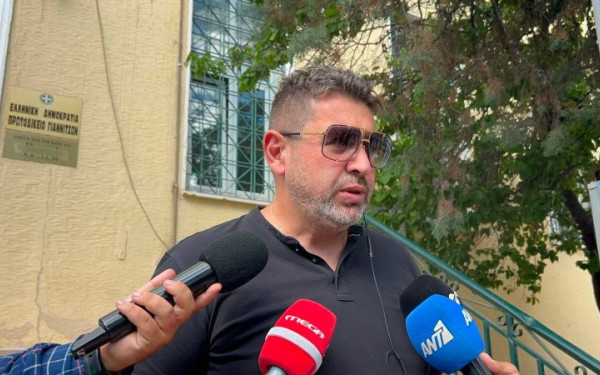 Πατέρας Γιάννη Καμπαϊλή μετά την απόφαση του δικαστηρίου: «Λυπήθηκαν τους κατηγορούμενους και όχι το παιδί που είναι στο χώμα» (βίντεο)