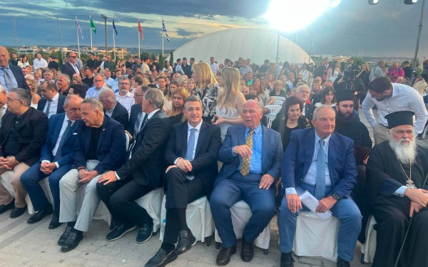 Ο Κηλαηδόνης, ο Κότσαρης και ο in εθνικός ύμνος