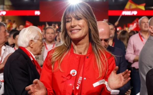 Ισπανία: Στο εδώλιο για διαφθορά η σύζυγος του Πέδρο Σάντσεθ, της απαγορεύτηκε η έξοδος από τη χώρα