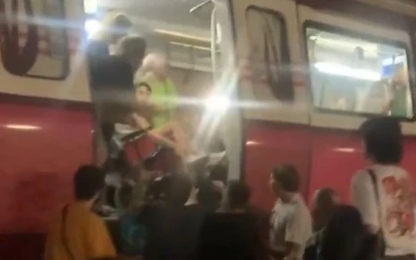 Κωνσταντινούπολη: Εκτροχιάστηκε συρμός του Μετρό - Αναφορές για τουλάχιστον τρεις τραυματίες (βίντεο)