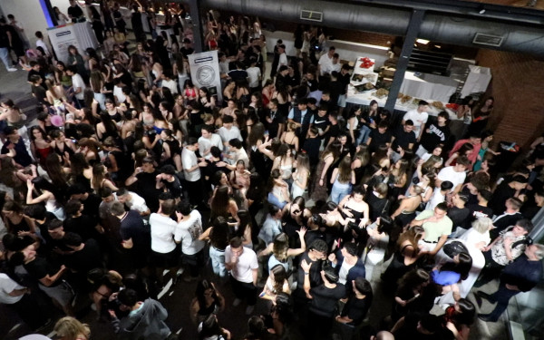 Πως η εκπαίδευση γίνεται διασκέδαση; Το party αποφοίτησης 2026 στα φροντιστήρια Μπαχαράκη