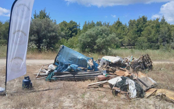 Γλαρόκαβος: Ο Δήμος Κασσάνδρας και οι εθελοντές ένωσαν δυνάμεις για το περιβάλλον