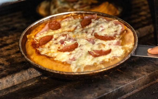 Pizza Latina: Μια παράδοση δεκαετιών στην ποιοτική πίτσα