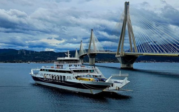 Φέρι διέσωσε 70χρονη που παρασύρθηκε από ρεύματα στο Ρίο (βίντεο)
