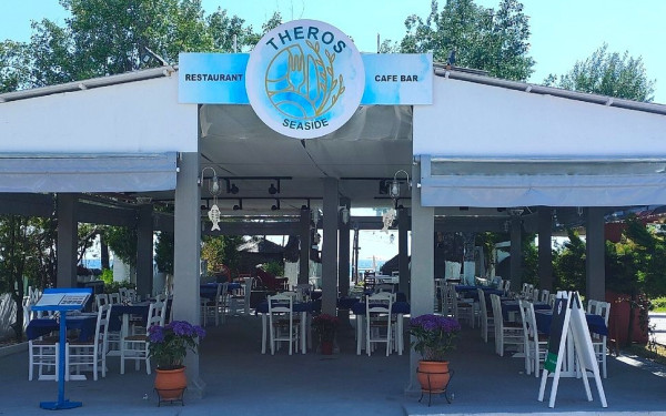 Theros Restaurant: Μια σύγχρονη γαστρονομική εμπειρία δίπλα στο κύμα στα Νέα Φλογητά
