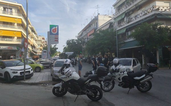 Θεσσαλονίκη: ΙΧ συγκρούστηκε με μηχανή - Ένας τραυματίας