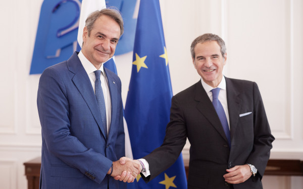 Συνάντηση Μητσοτάκη – Γκρόσι: Οι διεθνείς κρίσεις και η κούρσα για τη θέση του γ.γ. του ΟΗΕστο επίκεντρο
