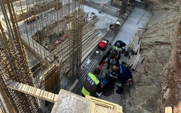Θεσσαλονίκη: Στο νοσοκομείο ένας εργαζόμενος σε οικοδομή - Έπεσε από κτήριο στον Δ. Νεάπολης-Συκεών