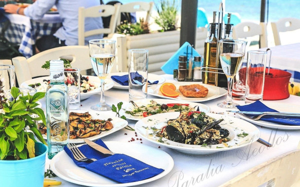 Paralia Aeollos Fish Tavern & Seaview Restaurant: Η γεύση της θάλασσας στο πιο όμορφο σημείο του Πευκοχωρίου