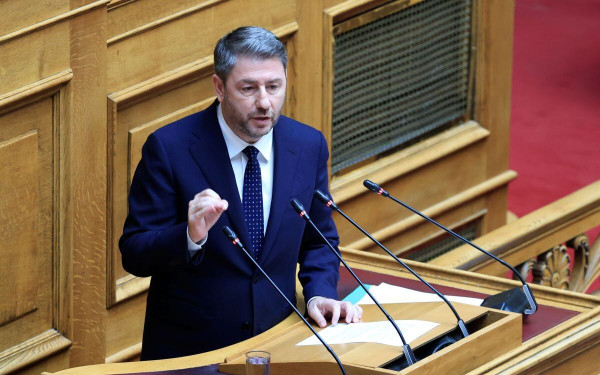 Διπλό "χτύπημα" του Νίκου Ανδρουλάκη σήμερα στη Βουλή