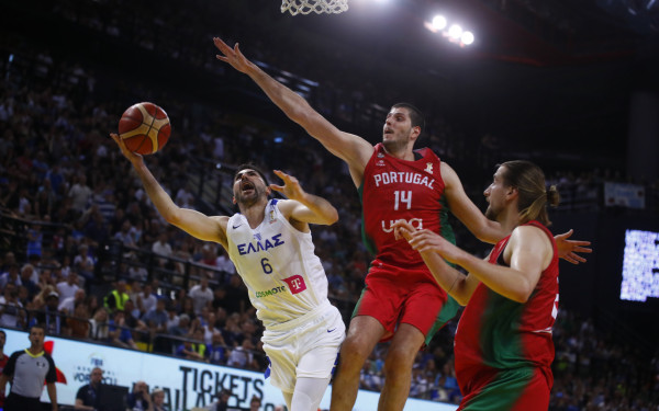 Μπάσκετ: Η Εθνική έχασε και από την Πορτογαλία και... έμπλεξε (βίντεο)
