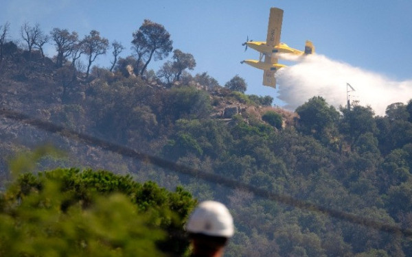 Ισπανία: Η πυρκαγιά κοντά στην Κόστα Μπράβα έχει ήδη κάψει 22.000 στρέμματα