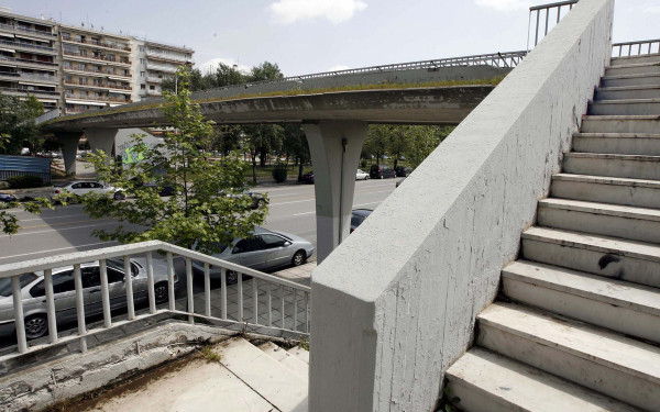 Δήμος Θεσσαλονίκης: Ασφαλής η πεζογέφυρα στο Μακεδονία Παλλάς - Σχέδιο για νέα αξιολόγηση λόγω παλαιότητας