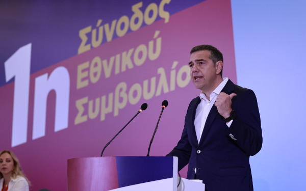 Ανασχεδιασμό του χάρτη, επαναφορά του δεύτερου γύρου των εκλογών και αποκέντρωση προτείνει ο Τσίπρας για την Τοπική Αυτοδιοίκηση