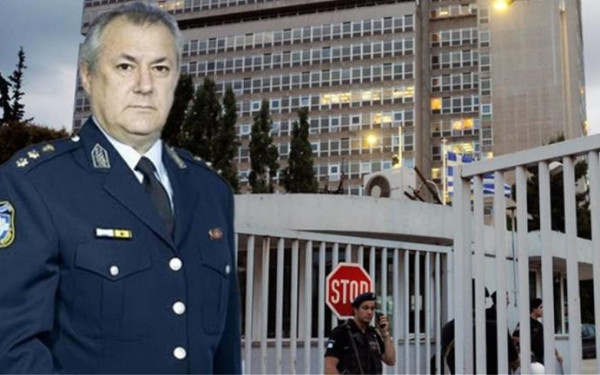 Η μέρα που μια βόμβα έσκασε στο γραφείο του Χρυσοχοίδη - Θύμα της ο υπασπιστής του, Γιώργος Βασιλάκης