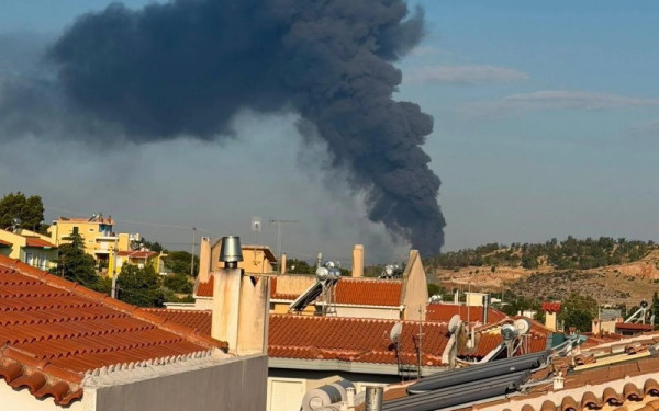 Φωτιά στον Ασπρόπυργο: Επί ποδός η Πυροσβεστική