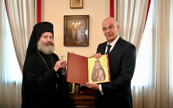 Στο Σίδνεϊ ο Νίκος Δένδιας - Συναντήθηκε με τον Αρχιεπίσκοπο Αυστραλίας Μακάριο