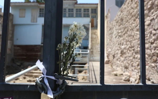 Συγκινούν τα σημειώματα για τη Μάρω Κοντού: «Καλό ταξίδι κυρία Ελενίτσα μας»