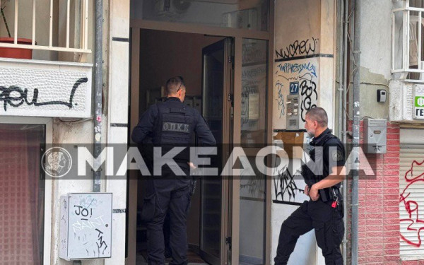 «Χτύπημα» της Αντιτρομοκρατικής: Τρεις συλλήψεις για τις εμπρηστικές επιθέσεις στη Θεσσαλονίκη
