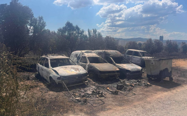 Θεσσαλονίκη: Μετρούν τις πληγές τους οι επιχειρήσεις μετά τη μεγάλη φωτιά στη Φιλοθέη-Τοξικό νέφος πάνω από την περιοχή